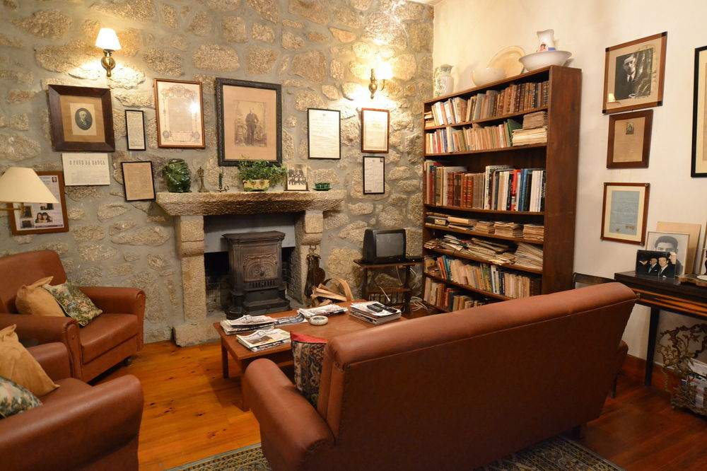 Casa Nobre Do Correio-Mor Bed & Breakfast Ponte da Barca Exterior photo